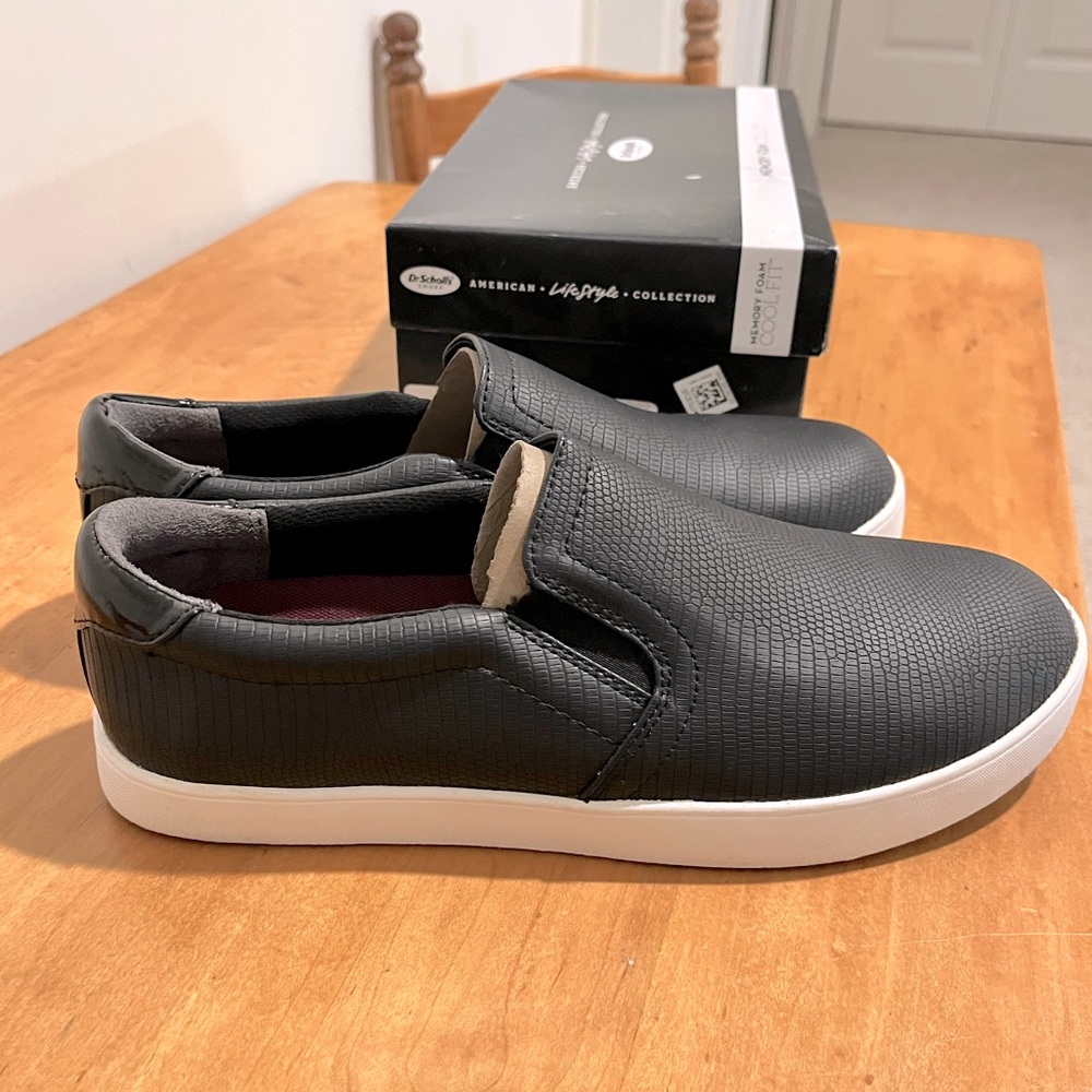 Women’s black slip on shoe Dr.scholl’s brand new